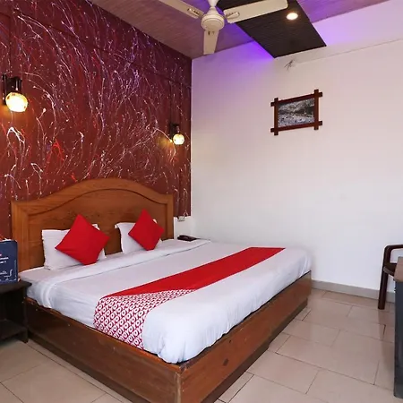 Oyo 72799 Ludo Villa